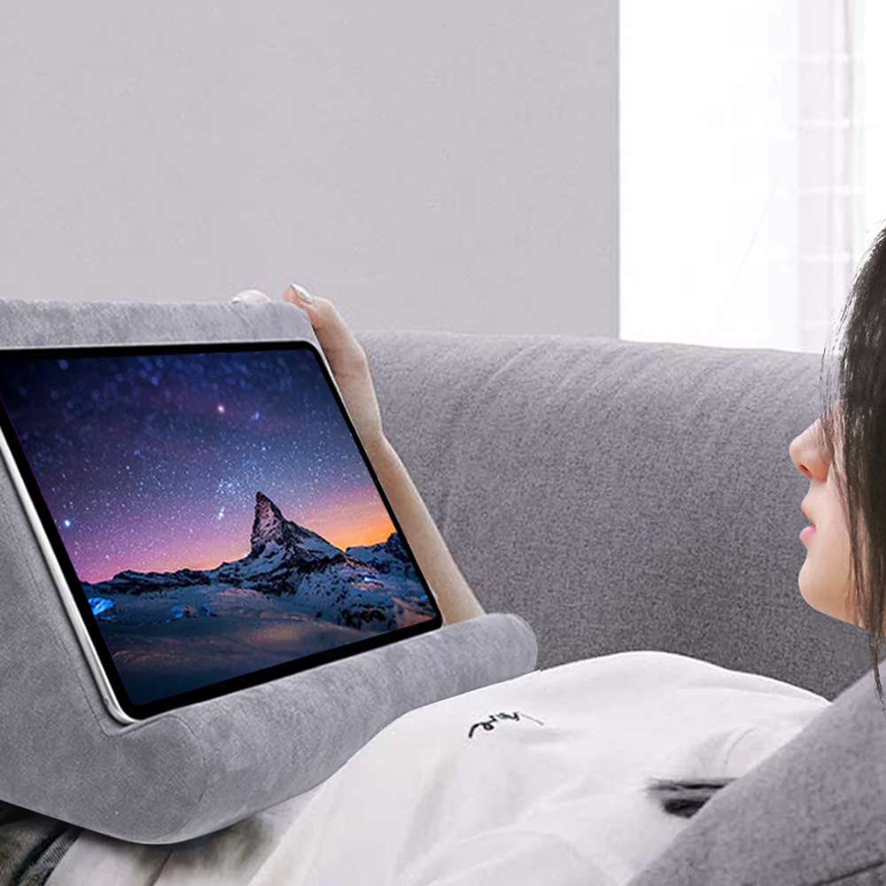 tri-angle pillow stand