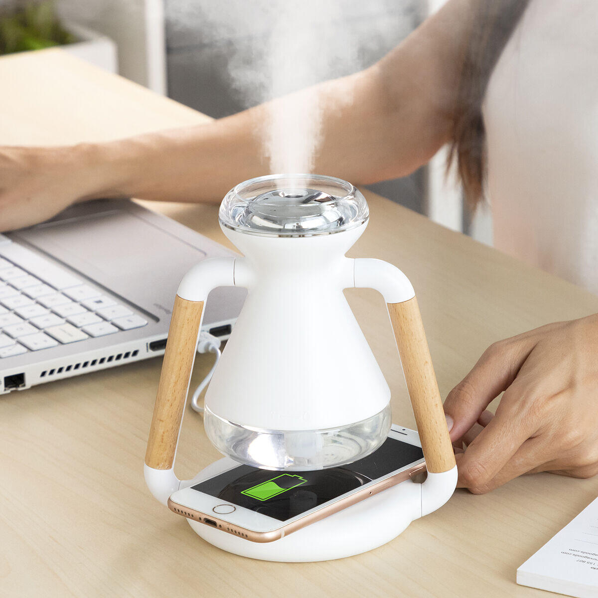 ZenCharge – 3-in-1 Aroma Humidifier & Wireless Station